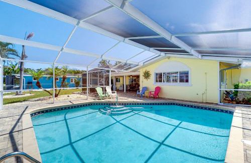 Yacht Club House | Palm Hideaway