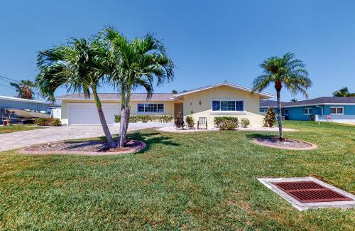 Yacht Club House | Palm Hideaway