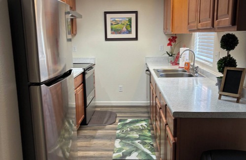 Lemoore House | Palm Oasis