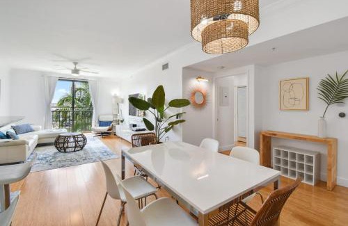 Downtown West Palm Beach Apartment | Palm Penthouse - Bright Designer Penthouse in the Heart of CityPlace