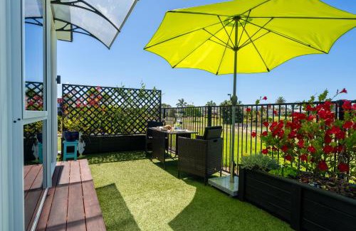 Papamoa Beach Apartment | Palm Springs Pearl - 7 minutes walk to the beach