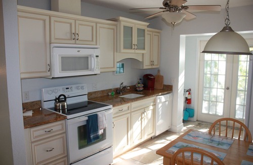 Holmes Beach Apartment | Palm Tree Villas