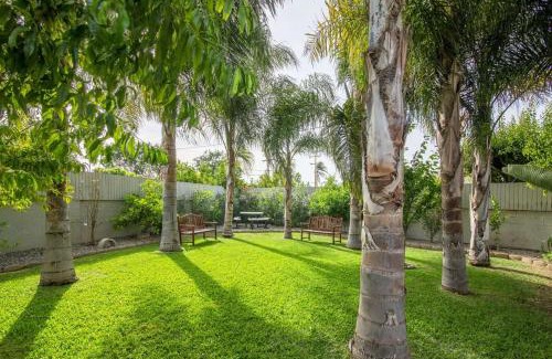 Southwest Anaheim House | Palm Villa Disneyland Pool 4 Bedroom 3 Bath HotTub