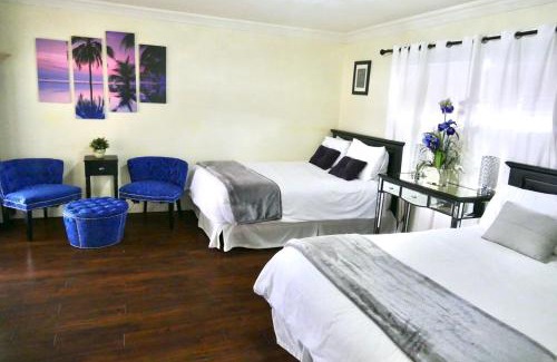 Southwest Anaheim House | Palm Villa Disneyland Pool 4 Bedroom 3 Bath HotTub
