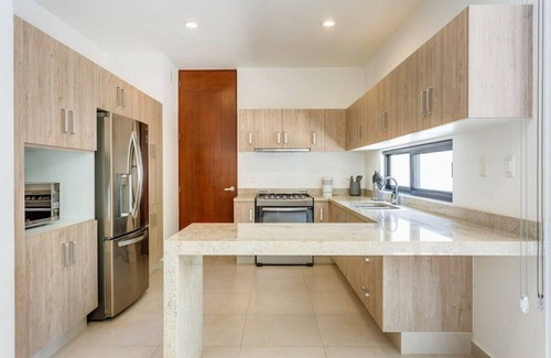 Playa del Carmen House | Palmara Residence | Pool | Gym | Patio | Paddle