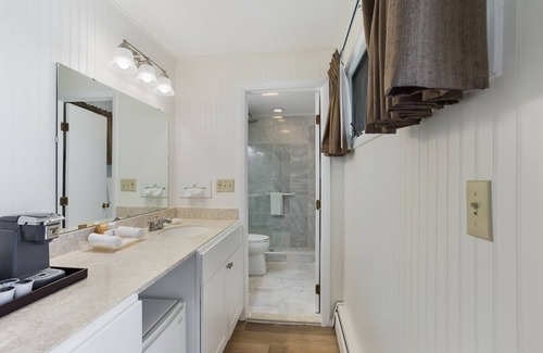 Manchester Center Resort | Palmer House Resort - Deluxe Two Double Beds 2