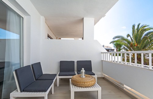 Costa Teguise Apartment | Palmeras Apt - Pool & Terrace - next to Beach