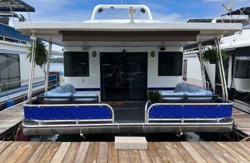 Seneca Boat Rental | Palmetto Paradise Houseboat