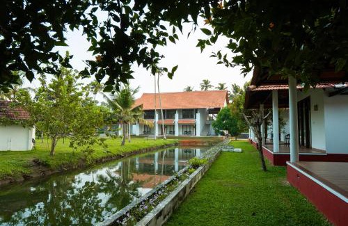 Alappuzha Resort | Palmgrove Lake Resort