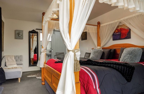 Waikawa Bay Cabin | Palmira Lodge