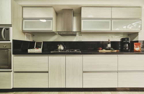 Cali House | Palms Reatreat with AC + Central location
