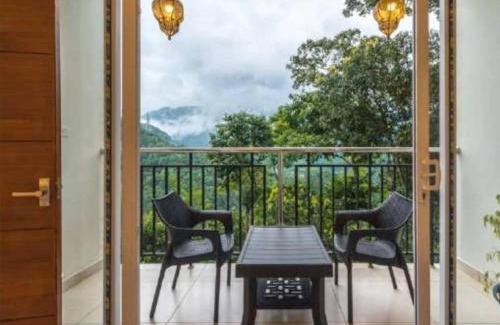 Devikolam Hotel | Palmtree Leaf, Munnar