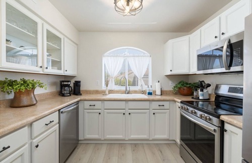 Paradise Valley Village Apartment | Palmview Oasis
