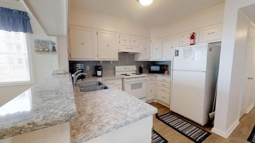 Crescent Beach Apartment | Palmwood Villas Unit 110