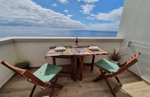 Santa Cruz de Tenerife Apartment | Pambnb - Seaview Escape with Elegant Charm