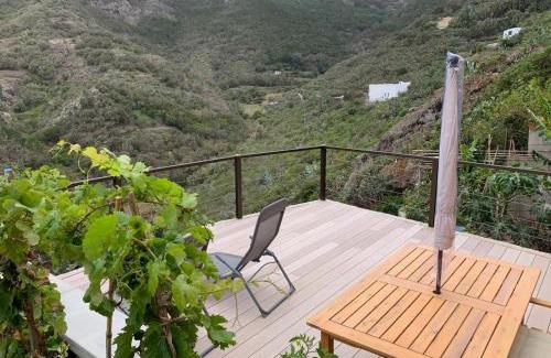Santa Cruz de Tenerife Apartment | Pambnb - Nature Retreat with Mountain Views & Fiber