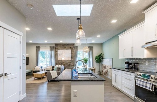 Northeast Edmonton House | Pampas Breeze 4 Bedroom home w bunk beds!