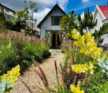 Phuong House | Pampas House