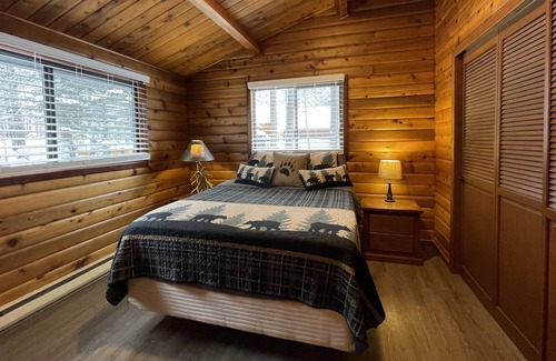 Ardenvoir Cabin | Panabode Log Cabin On The Banks Of The Scenic Chiwawa River