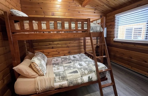 Ardenvoir Cabin | Panabode Log Cabin On The Banks Of The Scenic Chiwawa River