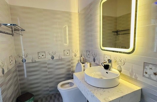 Thuy Xuan Hotel | Panaroma Hotel - Vong Canh Villa