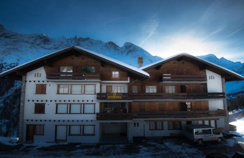 Arolla Apartment | Panorama 50