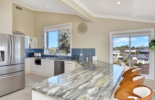 Swansea Heads House | Panorama Beach House - Coastal Luxury with Stunning Views of the Caves Coastline
