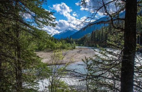 East Kootenay Apartment | Panorama Vacation Retreat at Horsethief Lodge