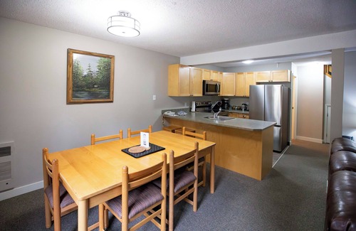 East Kootenay Resort | Panorama Vacation Retreat at Horsethief Lodge