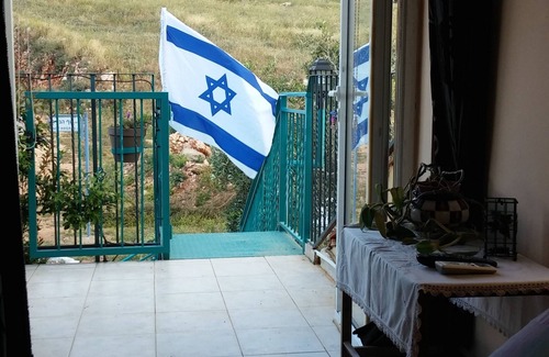 Nof Kinneret Apartment | Panorama View of Sea Of Galilee; Close to all atractions; Homemade Breakfast!