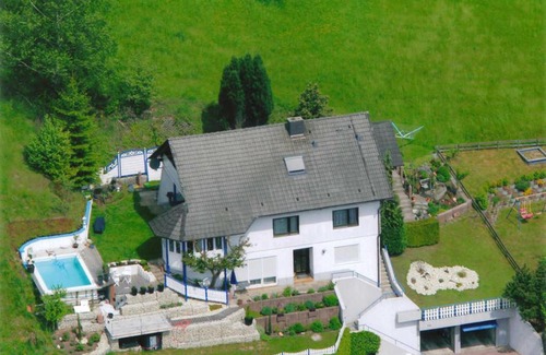Schuttertal Apartment | Panoramaferienwohnung Monika mit Pool