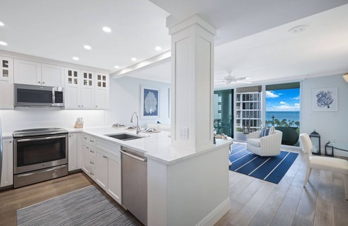 Park Shore Condo | Panoramic Gulf Views, Newly Renovated, Spectacular 2 Bedroom 2 Bathroom Condo