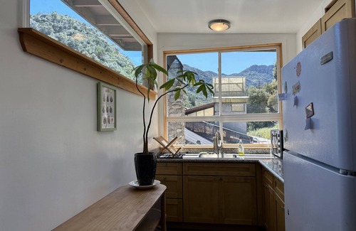 Topanga House | Panoramic Loft with Deck, Private Trails and Creek
