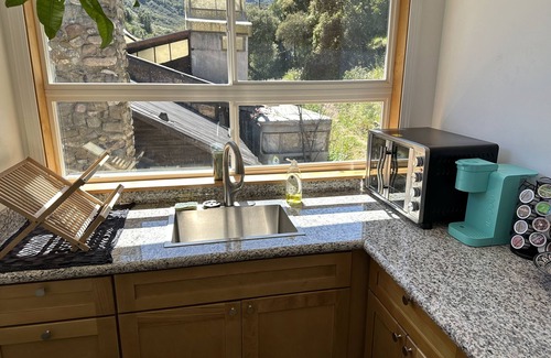 Topanga House | Panoramic Loft with Deck, Private Trails and Creek