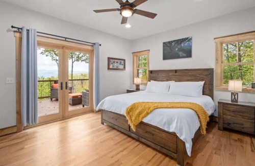Penrose Cabin | Panoramic Mtn View’s-Sauna-Hot Tub-Game Room-Waterfalls, hiking, biking w/in min