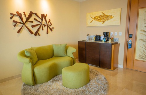 South Shore Hotel Area Condo | Panoramic Oasis for 2 in Puerto Vallarta