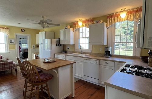 Mid-Coast and Islands House | Panoramic ocean views from sunrise to sunset!