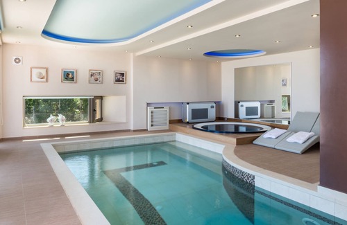 Platanias Villa | Panoramic Sea view, Tennis court, Spa area, 2 pools and gym!