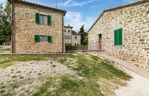 Caprese Michelangelo House | Panoramic stone apartment with swimming pool