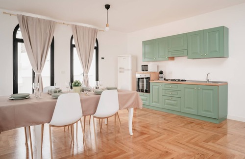 Montecalvario Apartment | Panoramic Terrace 3BR – Vista Napoli