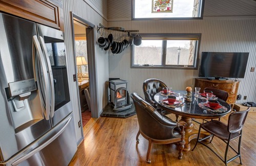 Bamboo Cabin | Panoramic & Unparalleled Blue Ridge Mountain Views!