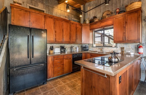 Mariposa Cabin | Panoramic view Cabin on 122 acre ranch with private pool and hot tub