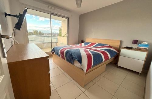 La Bocca Apartment | Panoramic view near Mediterranean sea still available in August