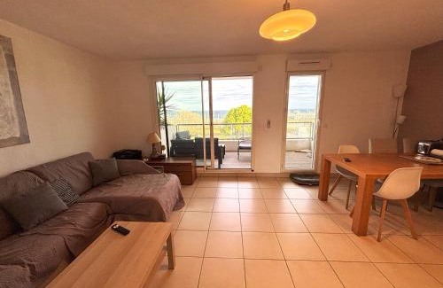 La Bocca Apartment | Panoramic view near Mediterranean sea still available in August