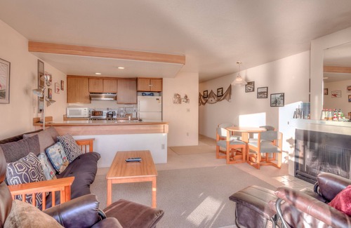 Lincoln City Condo | Panoramic Views From this Bay Front Condo, Steps to Dining and Shopping!