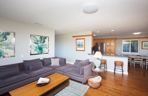Thousand Oaks House | Panoramic Views, Hot tub, Sauna, EV chargers, Parking, Table Tennis, Fway close.