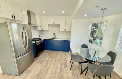 La Sierra Hills House | Panoramic views, Pickleball, 1/2 Basketball Court, Pool Spa Brand new studio.