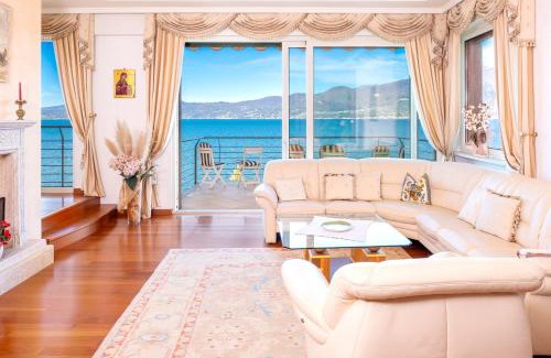 Torri del Benaco Villa | Panoramic Villa Clementina