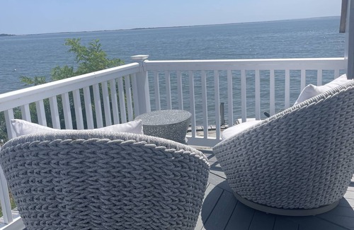 East Marion House | Panoramic water views, private beach, heart of wine country, updated, sleeps 8!