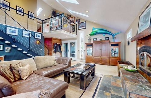 Oak Harbor House | Panoramic waterview home with sauna, high end furnishings and fireplace